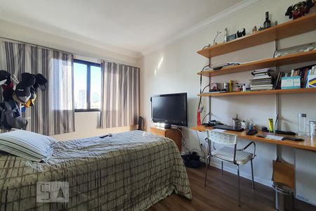 Apartamento à venda com 245m², 4 quartos e 3 vagas Apartamento à venda com 245m², 4 quartos e 3 vagasSuíte 2