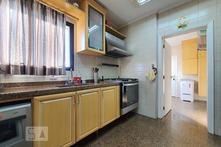Apartamento à venda com 245m², 4 quartos e 3 vagas Apartamento à venda com 245m², 4 quartos e 3 vagasCozinha