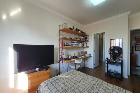 Apartamento à venda com 245m², 4 quartos e 3 vagas Apartamento à venda com 245m², 4 quartos e 3 vagasSuíte 2