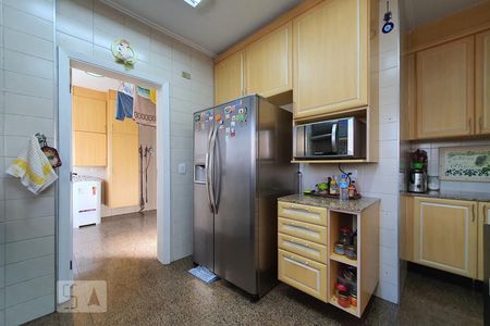 Apartamento à venda com 245m², 4 quartos e 3 vagas Apartamento à venda com 245m², 4 quartos e 3 vagasCozinha