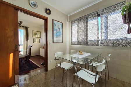 Apartamento à venda com 245m², 4 quartos e 3 vagas Apartamento à venda com 245m², 4 quartos e 3 vagasCopa