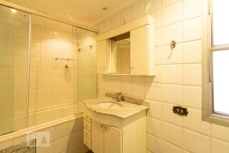 Apartamento para alugar com 110m², 3 quartos e 1 vaga Apartamento para alugar com 110m², 3 quartos e 1 vagaBanheiro da Suíte