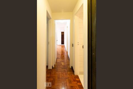 Corredor de apartamento para alugar com 3 quartos, 110m² em Pinheiros, São Paulo