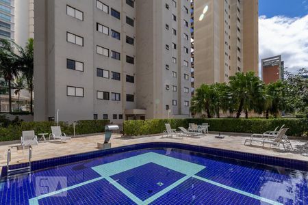 Apartamento para alugar com 100m², 3 quartos e 2 vagasÁrea comum - Piscina