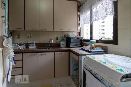Apartamento para alugar com 100m², 3 quartos e 2 vagasCozinha