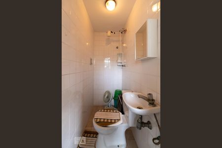 Apartamento para alugar com 100m², 3 quartos e 2 vagasBanheiro de Serviço