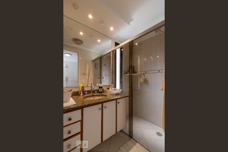 Apartamento para alugar com 100m², 3 quartos e 2 vagasBanheiro da Suite