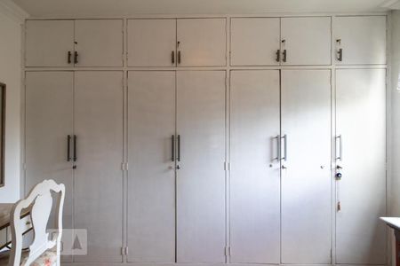 Apartamento para alugar com 100m², 3 quartos e 2 vagasQuarto 2 - Armários