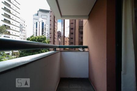 Varanda da sala de apartamento para alugar com 1 quarto, 82m² em Itaim Bibi, São Paulo