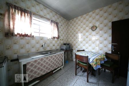 Casa à venda com 358m², 3 quartos e 4 vagasCozinha 