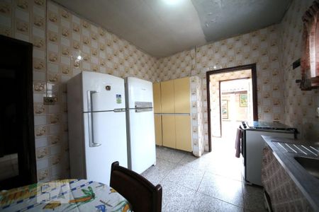 Casa à venda com 358m², 3 quartos e 4 vagasCozinha 