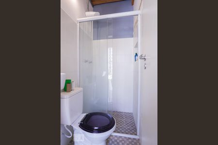 Casa à venda com 250m², 4 quartos e 2 vagas Casa à venda com 250m², 4 quartos e 2 vagasBanheiro Suíte