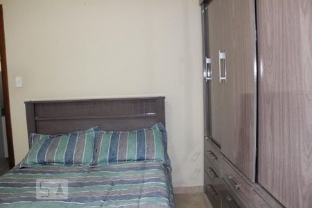 Casa à venda com 100m², 2 quartos e 2 vagasSuíte 2