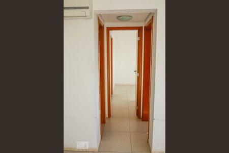 Corredor de apartamento para alugar com 2 quartos, 65m² em Tristeza, Porto Alegre