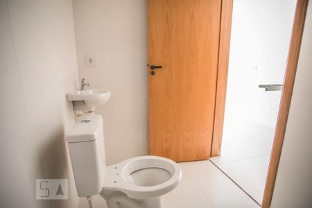 Banheiro de kitnet/studio para alugar com 1 quarto, 26m² em Parque Jabaquara, São Paulo