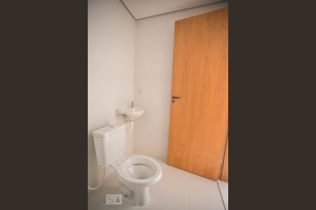 Banheiro de kitnet/studio para alugar com 1 quarto, 26m² em Parque Jabaquara, São Paulo
