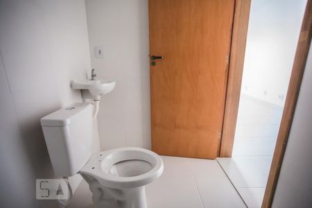 Banheiro de kitnet/studio para alugar com 1 quarto, 26m² em Parque Jabaquara, São Paulo