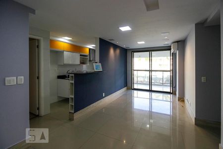 Sala de apartamento para alugar com 3 quartos, 89m² em Recreio dos Bandeirantes, Rio de Janeiro