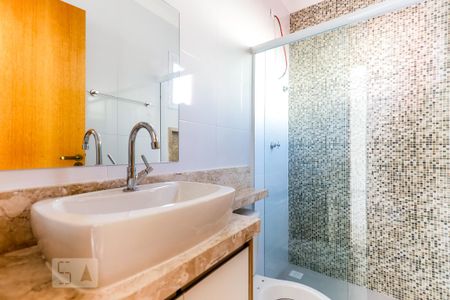 Banheiro de apartamento para alugar com 1 quarto, 37m² em Vila Isolina Mazzei, São Paulo