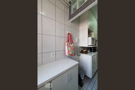 Apartamento para alugar com 67m², 3 quartos e 1 vagaÁrea de serviço