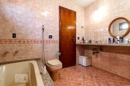 Casa à venda com 650m², 6 quartos e 6 vagasBanheiro Dormitórios 3 e 4