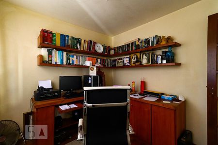 Casa à venda com 650m², 6 quartos e 6 vagasDormitório 2