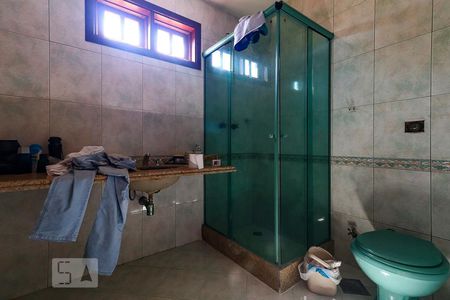 Casa à venda com 650m², 6 quartos e 6 vagasBanheiro Dormitório 5