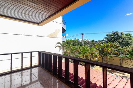 Casa à venda com 650m², 6 quartos e 6 vagasVaranda