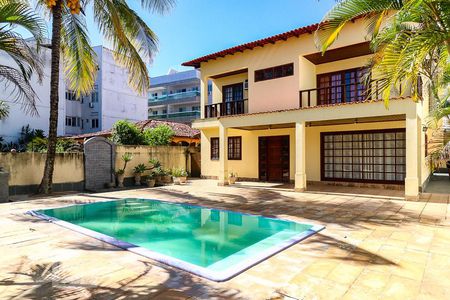 Casa à venda com 650m², 6 quartos e 6 vagasÁrea Externa