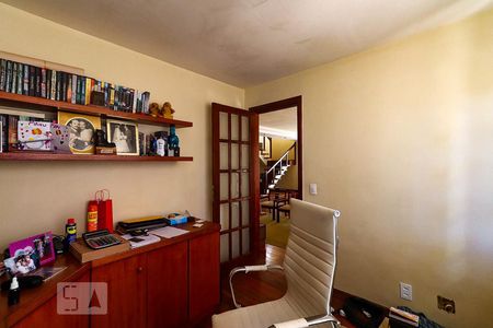 Casa à venda com 650m², 6 quartos e 6 vagasDormitório 2