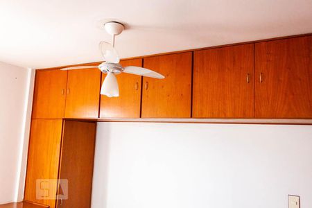 Apartamento à venda com 65m², 2 quartos e 1 vagaQuarto 2 - Armários