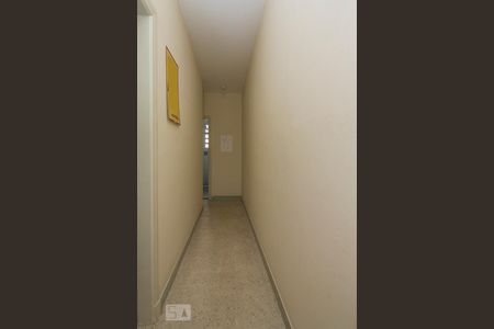 Casa para alugar com 75m², 2 quartos e sem vagaCorredor - Piso superior