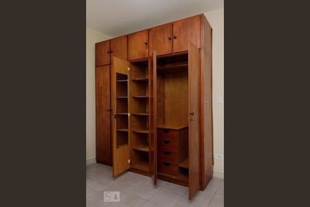 Casa para alugar com 75m², 2 quartos e sem vagaDetalhe armário