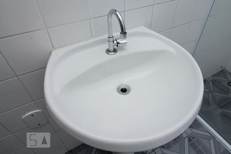 Casa para alugar com 75m², 2 quartos e sem vagaDetalhe banheiro piso superior