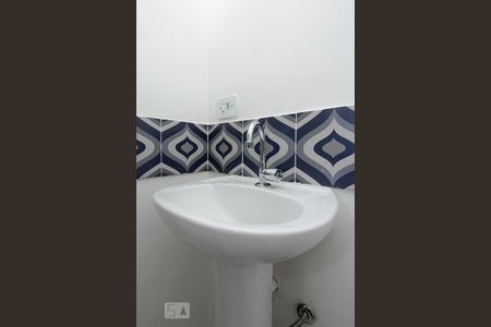 Detalhe lavabo de casa para alugar com 2 quartos, 75m² em Perdizes, São Paulo