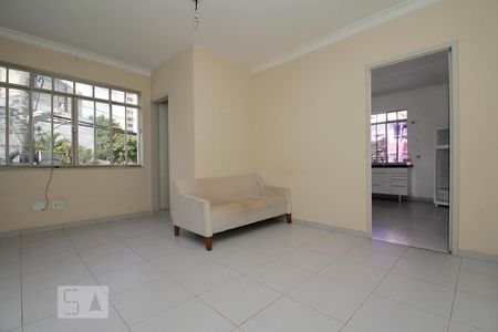 Casa para alugar com 75m², 2 quartos e sem vagaSala e Cozinha