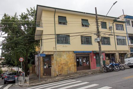 Casa para alugar com 75m², 2 quartos e sem vagaFachada
