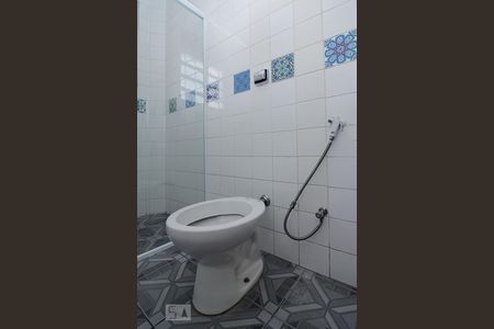 Casa para alugar com 75m², 2 quartos e sem vagaDetalhe banheiro piso superior