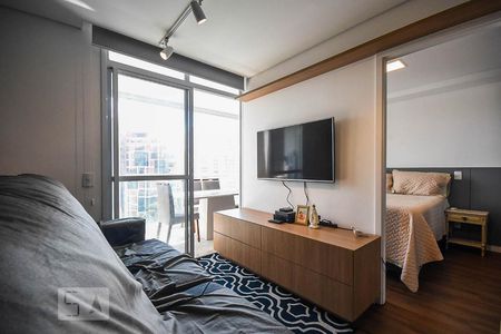 Sala de tv de apartamento para alugar com 1 quarto, 35m² em Real Parque, São Paulo