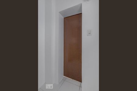 Banheiro de apartamento à venda com 1 quarto, 40m² em Petrópolis, Porto Alegre