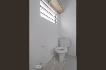 Banheiro de apartamento à venda com 1 quarto, 40m² em Petrópolis, Porto Alegre