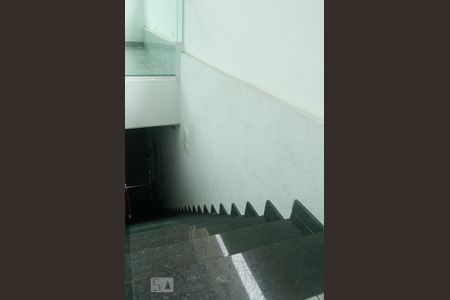 Casa para alugar com 80m², 1 quarto e sem vaga Casa para alugar com 80m², 1 quarto e sem vagaEscada