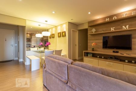 Sala de apartamento à venda com 2 quartos, 74m² em Jardim Tupanci, Barueri