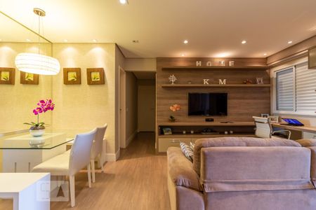 Sala de apartamento à venda com 2 quartos, 74m² em Jardim Tupanci, Barueri