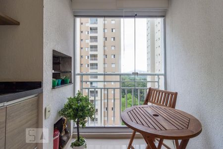Varanda de apartamento à venda com 2 quartos, 74m² em Jardim Tupanci, Barueri