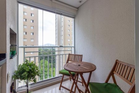 Varanda de apartamento à venda com 2 quartos, 74m² em Jardim Tupanci, Barueri
