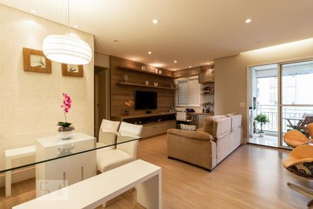 Sala de apartamento à venda com 2 quartos, 74m² em Jardim Tupanci, Barueri