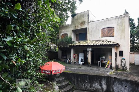 Casa de condomínio à venda com 300m², 3 quartos e 4 vagas Casa de condomínio à venda com 300m², 3 quartos e 4 vagasFachada posterior