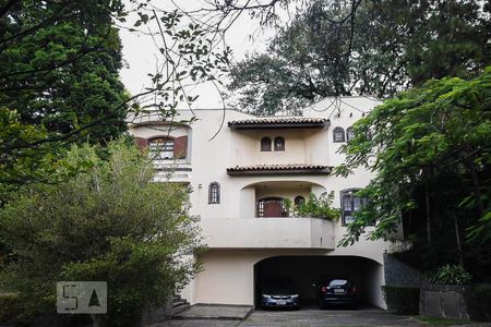 Casa de condomínio à venda com 300m², 3 quartos e 4 vagas Casa de condomínio à venda com 300m², 3 quartos e 4 vagasFachada