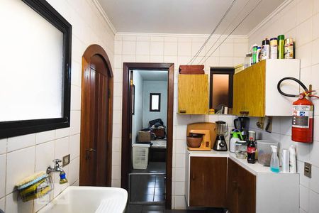 Casa de condomínio à venda com 300m², 3 quartos e 4 vagas Casa de condomínio à venda com 300m², 3 quartos e 4 vagasÁrea de serviço